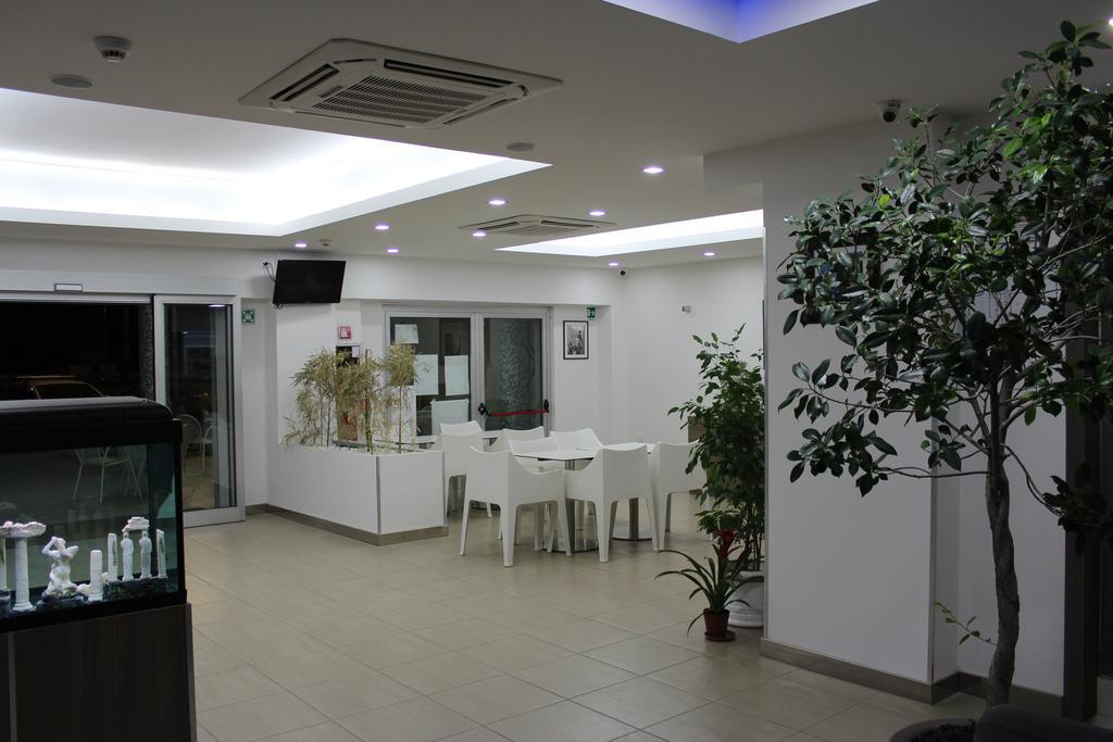 Hotel Poseidon Corigliano Calabro Bagian luar foto