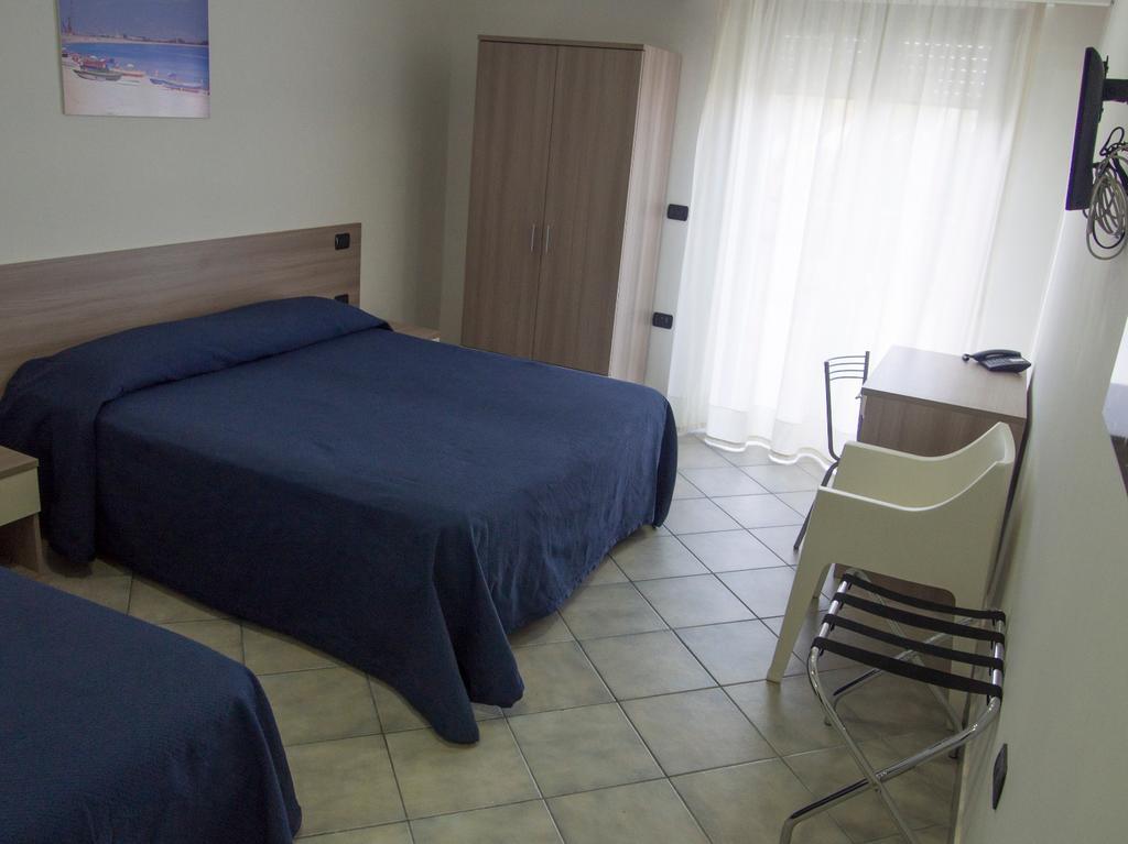 Hotel Poseidon Corigliano Calabro Bagian luar foto