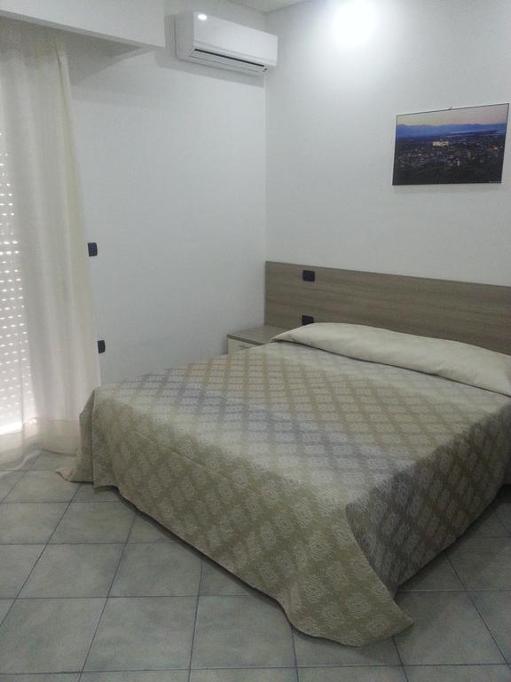 Hotel Poseidon Corigliano Calabro Ruang foto